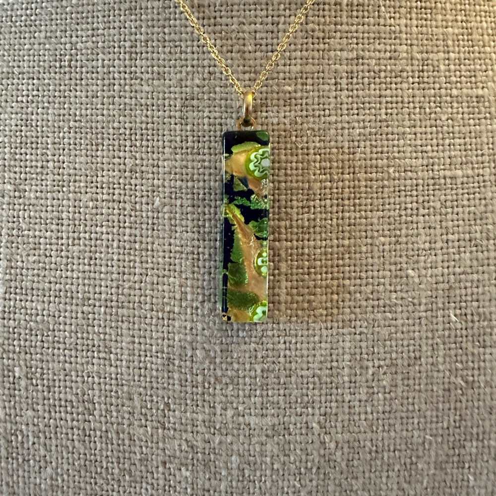 Vintage, hand crafted glass necklace pendant on a 19” chain. - Picture 3 of 6